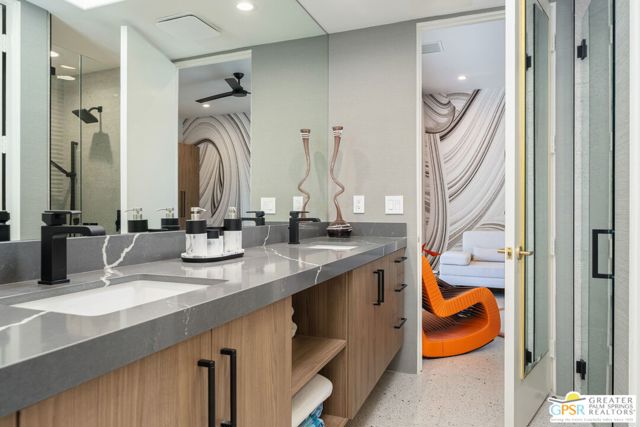 30 Mayfair Drive, Rancho Mirage CA: https://media.crmls.org/mediaz/9eecfffc-a0cc-4da8-b64b-a6e57656952a.jpg