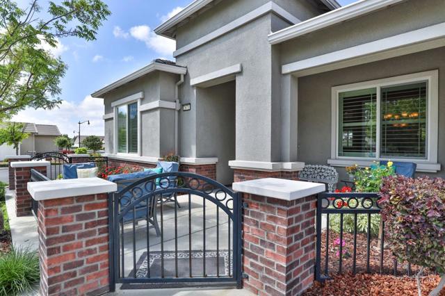 2671 Glen Echo Lane, Manteca CA: https://media.crmls.org/mediaz/9eed30de-0155-4c7a-92ed-e740acb0c4ef.jpg