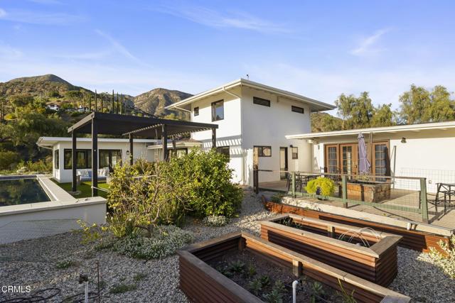 1417 Foothill Road, Ojai CA: https://media.crmls.org/mediaz/9eeda2ab-89cf-4f94-93e6-8fd84fea0920.jpg
