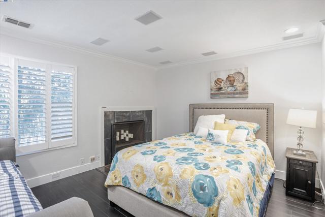 Image 19 of 56 For 314 Elmhurst Cir