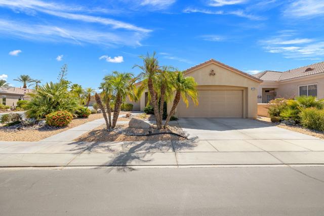 44718 Alexandria Vale, Indio CA: https://media.crmls.org/mediaz/9eee19ce-4134-4d9a-90c5-c7bee4059d90.jpg