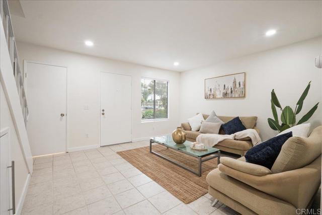 Detail Gallery Image 4 of 23 For 489 S Lincoln Ave, El Cajon,  CA 92020 - 2 Beds | 1/1 Baths