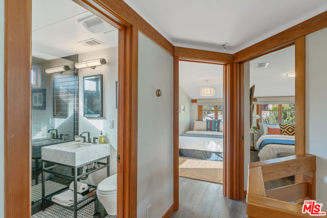 Image 28 of 50 For 706 Navy Street