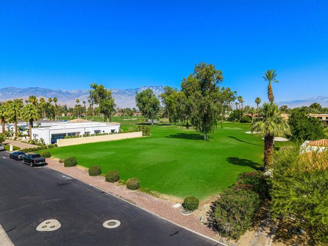 12115 Turnberry Drive, Rancho Mirage CA: https://media.crmls.org/mediaz/9eee8bca-0e22-4977-888a-d0d5a7cfde3b.jpg