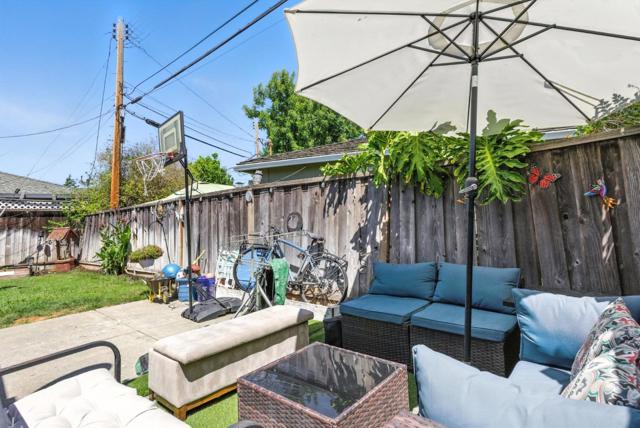 2475 Karen Drive, Santa Clara CA: https://media.crmls.org/mediaz/9eeec528-7f9e-4aa0-8679-64ac9edd872e.jpg