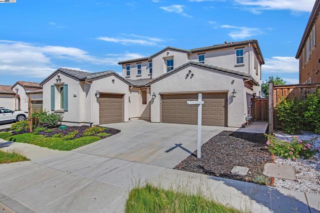 2222 Davie Pl, Tracy CA: https://media.crmls.org/mediaz/9eeed567-152c-4bd6-827e-d0966eac64eb.jpg