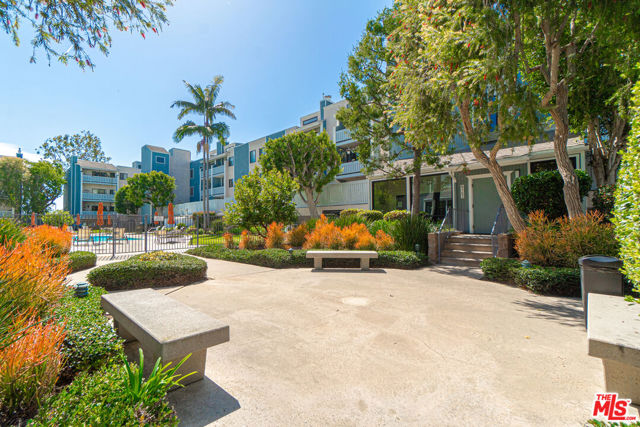 2 Bed Home for Sale in Los Angeles, California