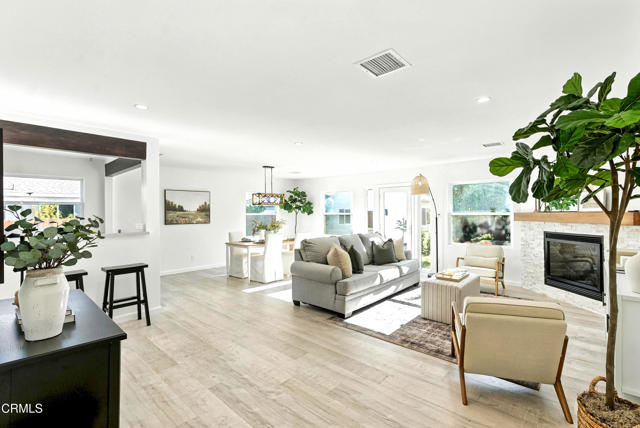 7917 Ostrom Avenue, Van Nuys CA: https://media.crmls.org/mediaz/9eef5672-db97-4784-8cc6-bcb593771658.jpg
