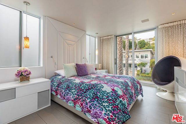 Image 14 of 30 For 31636 Sea Level Drive