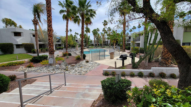 3155 E Ramon Road, Palm Springs CA: https://media.crmls.org/mediaz/9eef925e-2bdb-4b37-997f-7e4235ad0a09.jpg