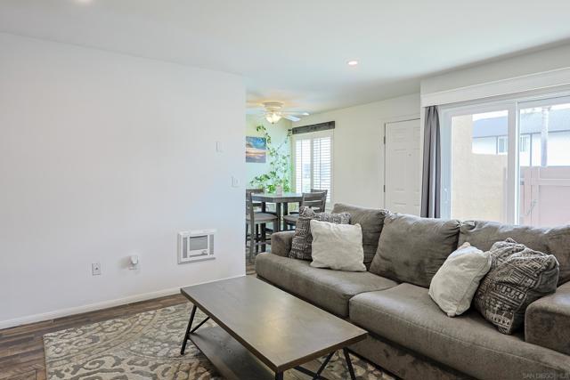 3454 Castle Glen Dr., San Diego CA: https://media.crmls.org/mediaz/9ef009d9-2e9d-4f52-a9c4-8f1871812809.jpg
