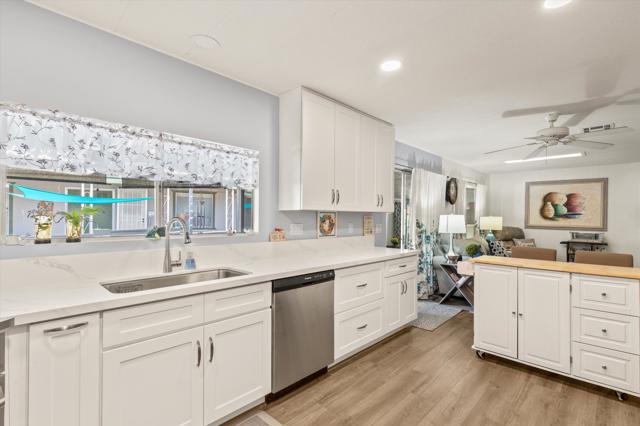 531 Paseo Perdido, Cathedral City CA: https://media.crmls.org/mediaz/9ef03002-da5a-4624-8226-9d348dd5c8dd.jpg