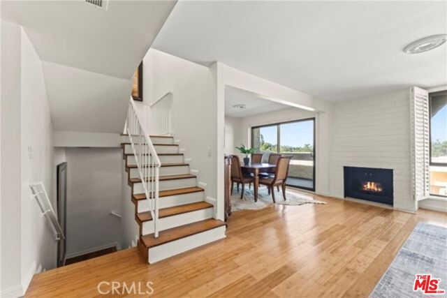 4227 Freedom Drive, Calabasas CA: https://media.crmls.org/mediaz/9ef08e2f-57be-4517-8a0b-ddf3678024ad.jpg