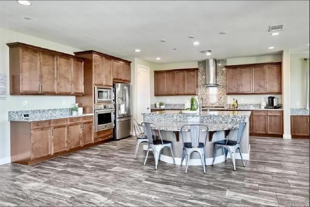 Detail Gallery Image 2 of 29 For 218 Newport Pier Way, Oceanside,  CA 92054 - 4 Beds | 4 Baths