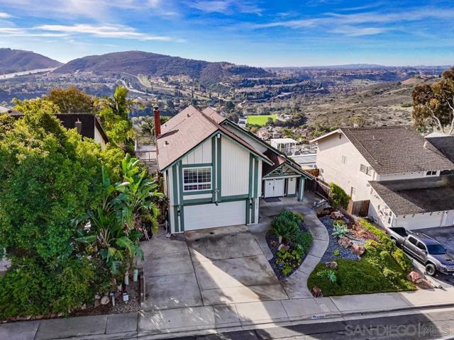 12835 Via Caballo Rojo, San Diego CA: https://media.crmls.org/mediaz/9ef24f4a-d8c8-4ee1-8fee-06981d8c7ee6.jpg