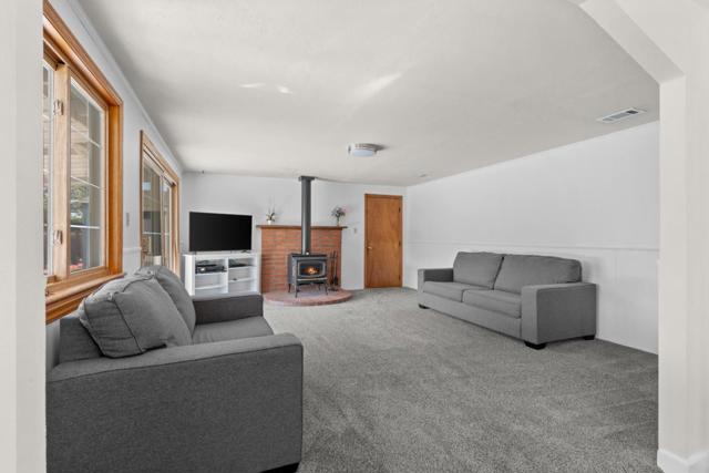 1607 Clarkspur Lane, San Jose CA: https://media.crmls.org/mediaz/9ef3917f-8b7a-43d5-a90c-b47eba383a1d.jpg