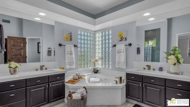 38610 Desert Mirage Drive, Palm Desert CA: https://media.crmls.org/mediaz/9ef4b48d-ca30-4d82-b5ea-3ebefea1cc6c.jpg