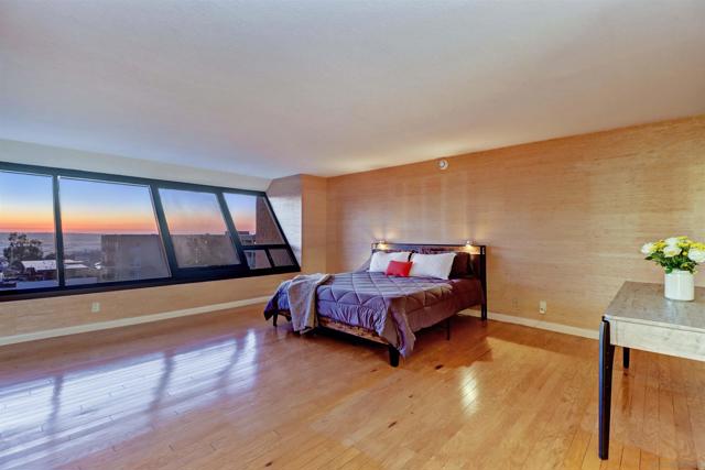230 W Laurel Street, San Diego CA: https://media.crmls.org/mediaz/9ef53191-6a41-4bf3-b014-cd4764a673a1.jpg