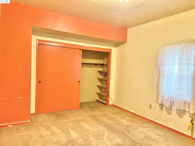 9719 Holly St, Oakland CA: https://media.crmls.org/mediaz/9ef54ce2-ab7d-4803-b6c8-5a3a0d5c4a11.jpg