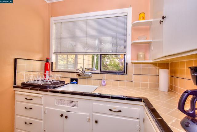 1679 Carmel Dr, Walnut Creek CA: https://media.crmls.org/mediaz/9ef6291c-5e5b-456d-95ad-9aa1dd21ee6c.jpg
