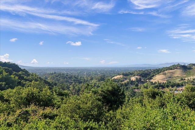 136 Teresita Way, Los Gatos CA: https://media.crmls.org/mediaz/9ef688ab-ef4b-42f0-8644-ae53b6e11aba.jpg