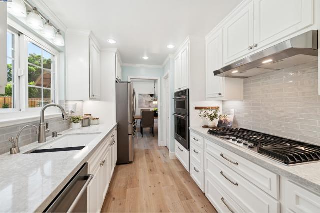 4839 Merganser Ct, Pleasanton CA: https://media.crmls.org/mediaz/9ef68ea0-f9fc-4379-b5e8-ecb135627636.jpg