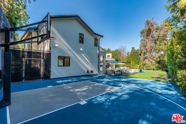 16144 HIGH VALLEY Place, Encino CA: https://media.crmls.org/mediaz/9ef6e9c3-d263-4aa5-a53d-5a67427ce2ac.jpg