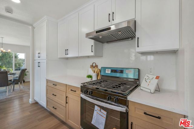 4933 W 20th Street, Los Angeles CA: https://media.crmls.org/mediaz/9ef7694e-bdf1-4aa2-bdf2-924cc14c2167.jpg