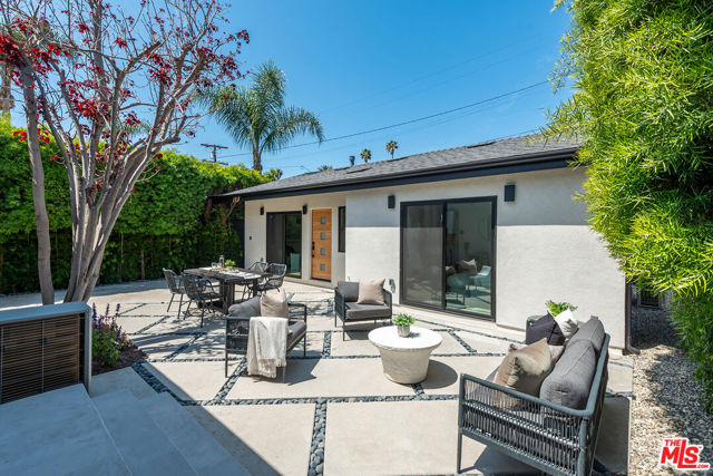 2235 S Mansfield Avenue, Los Angeles CA: https://media.crmls.org/mediaz/9ef7e28d-8406-4fd0-b80c-540933111646.jpg