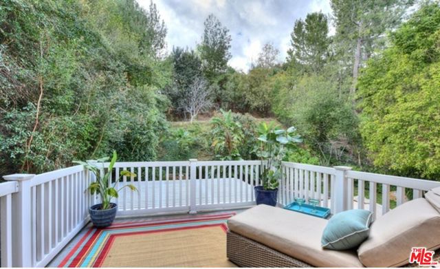 23444 Park Hermosa, Calabasas CA: https://media.crmls.org/mediaz/9ef7fd53-961d-4f27-9d5a-bd4004ceb192.jpg