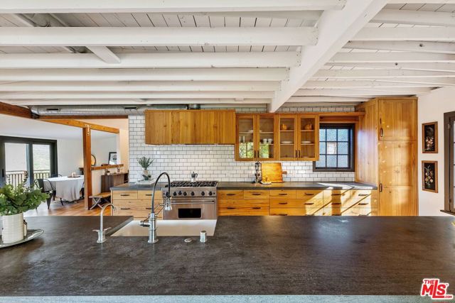 1551 Penny Road, Topanga CA: https://media.crmls.org/mediaz/9ef84d39-ea5c-45b1-8956-a8d30fda48a2.jpg