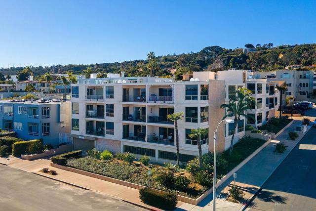 390 San Antonio Ave, Point Loma, California 92106, 2 Bedrooms Bedrooms, ,2 BathroomsBathrooms,Condominium,For Sale,San Antonio Ave,250001421SD