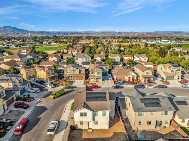 21 Sycamore Street, Greenfield CA: https://media.crmls.org/mediaz/9ef9af43-92ea-4fa0-9855-93ee8810d8b1.jpg