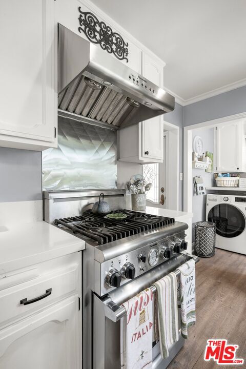 6432 Petit Avenue, Van Nuys CA: https://media.crmls.org/mediaz/9efa3372-96ff-4e01-830f-e86e93de5b75.jpg