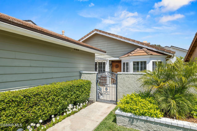 4570 N Vistapark Drive, Moorpark CA: https://media.crmls.org/mediaz/9efa3d13-f127-4b95-a405-b1d1db418b51.jpg
