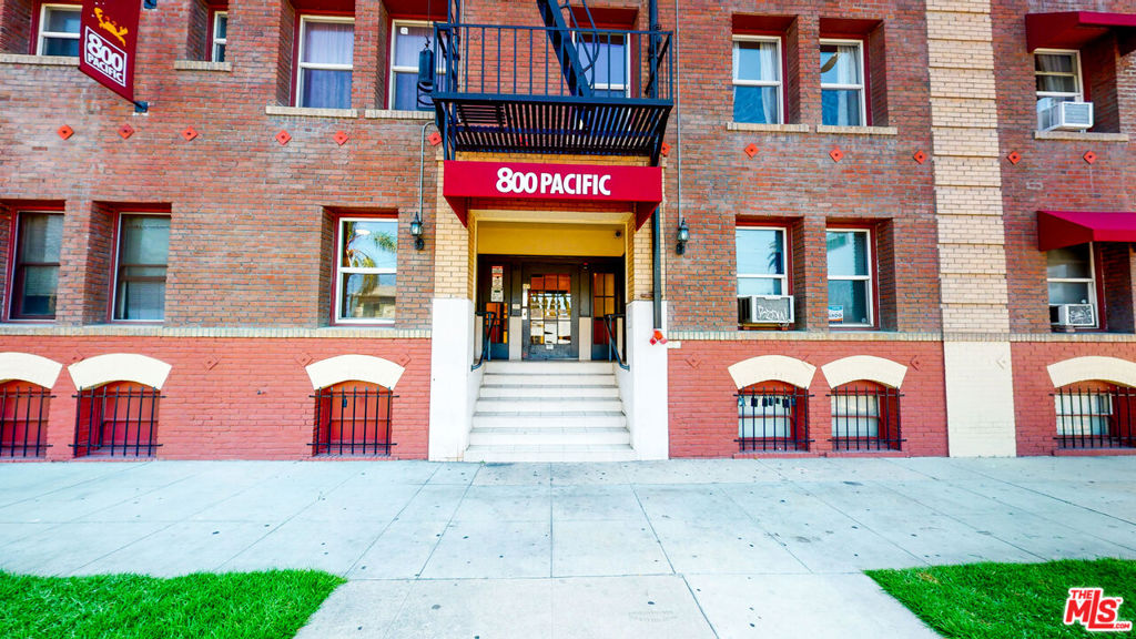 800 PACIFIC Avenue 103, Long Beach, CA 90813