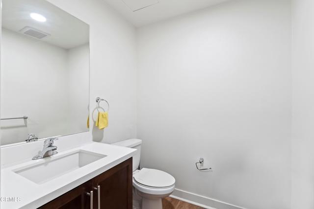 Detail Gallery Image 17 of 28 For 2800 Wagon Wheel Rd #302,  Oxnard,  CA 93036 - 3 Beds | 2/1 Baths