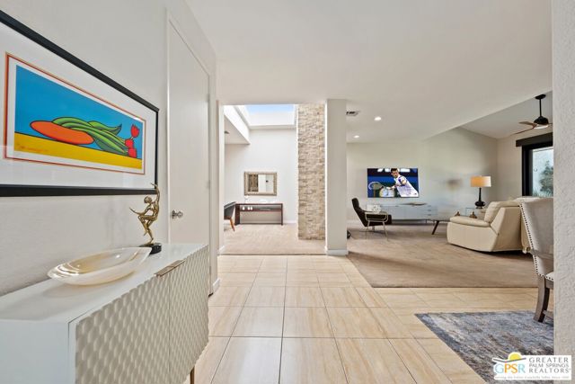 1346 E Andreas Road, Palm Springs CA: https://media.crmls.org/mediaz/9efb6d86-4252-4047-a3af-f610c1d006eb.jpg