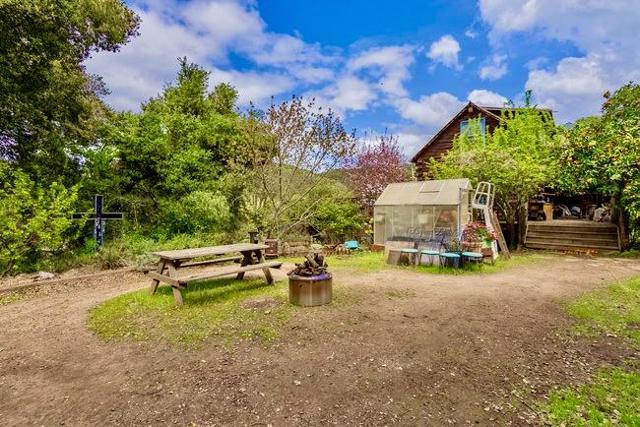 4101 San Juan Canyon Road, San Juan Bautista CA: https://media.crmls.org/mediaz/9efb8ba2-fb18-496a-9677-1c9caf2c7478.jpg