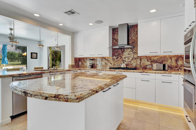 2598 S Camino Real, Palm Springs CA: https://media.crmls.org/mediaz/9efc293c-c0b6-41a6-b598-59d7ed59b209.jpg