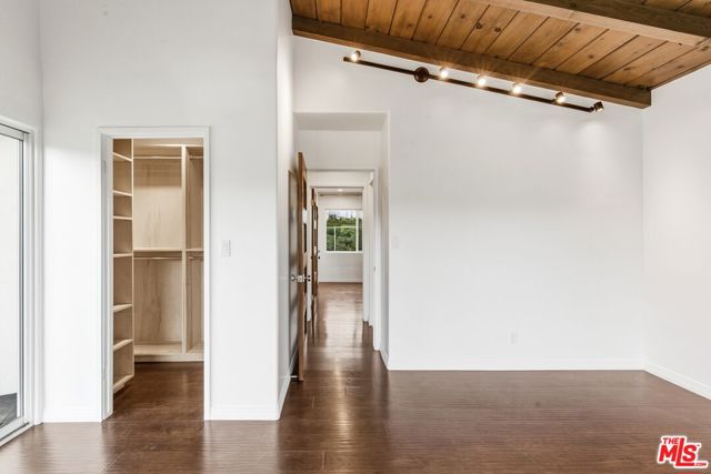 3476 Troy Drive, Los Angeles CA: https://media.crmls.org/mediaz/9efc630a-bebb-410e-841c-5e6961dc2e08.jpg