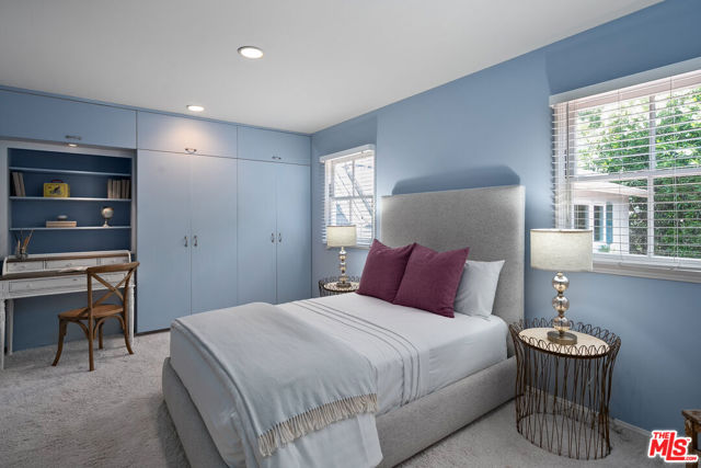 11818 Laurel Hills Road, Studio City CA: https://media.crmls.org/mediaz/9efc69f8-0b93-4b80-91e4-a61263be3cc9.jpg
