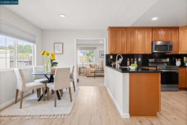 127 Elvira St, Livermore CA: https://media.crmls.org/mediaz/9efca8d0-565e-42b2-b584-800b5eb7168f.jpg