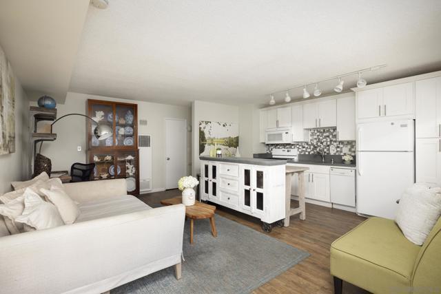 Image 32 of 48 For 2055 Albatross St