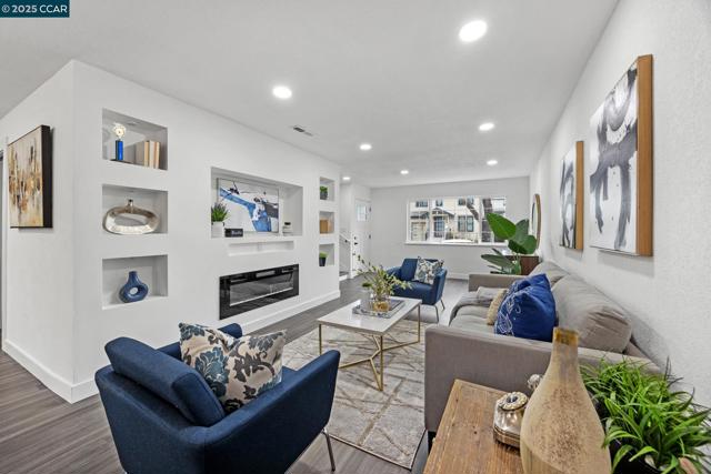 Image 7 of 60 For 917 60th St  