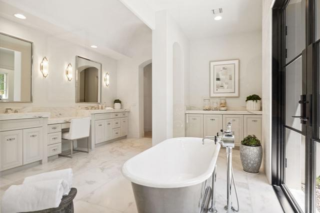 80740 Via Portofino, La Quinta CA: https://media.crmls.org/mediaz/9efdb499-ce2c-4977-90c7-719cc7952f38.jpg