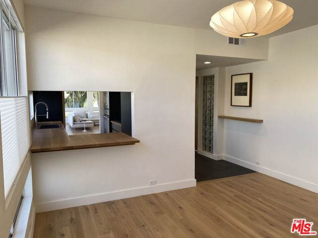 2237 S Bentley Avenue, Los Angeles CA: https://media.crmls.org/mediaz/9efe043f-4106-4b8a-a28b-ad986c30adcc.jpg