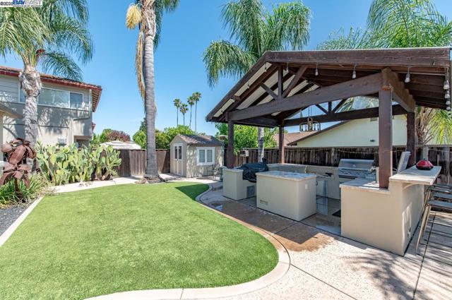1429 Columbus Ave, Livermore CA: https://media.crmls.org/mediaz/9efe3132-06a3-43c1-8425-1de83720c63a.jpg