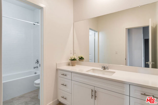 41551 Stanford Road, Palm Desert CA: https://media.crmls.org/mediaz/9efe5dd2-41c0-47f1-b2cc-75f2bbe623a0.jpg