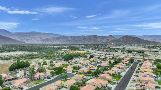 Image 26 of 28 For 80490 Paseo Tesoro